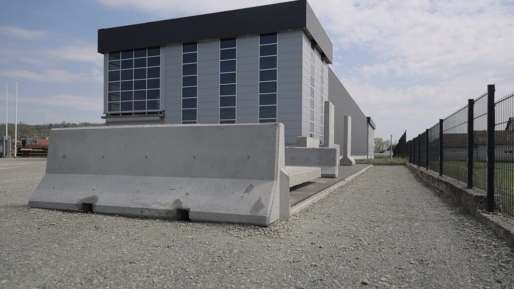 BLUE MOLDS® Road Barrier Mould (New Jersey Barrier)